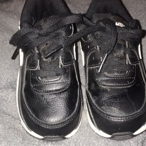 Black and white Nike air max